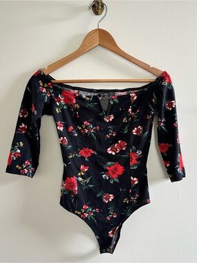 Off Shoulder floral bodysuit- M